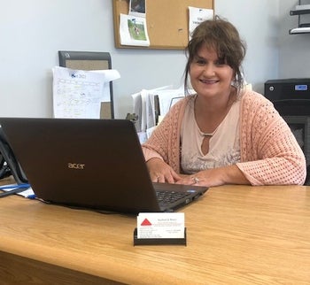 Portrait of Laura Marshall, Sales Associate
